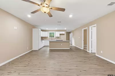 208 Lenox  St, Pittsburg, TX 75686 - Photo 13