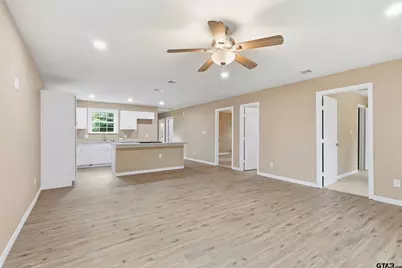 208 Lenox  St, Pittsburg, TX 75686 - Photo 11
