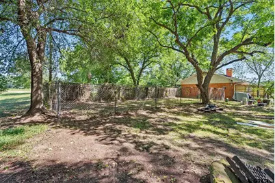 729 W Broad St, Oakwood, TX 75855 - Photo 33