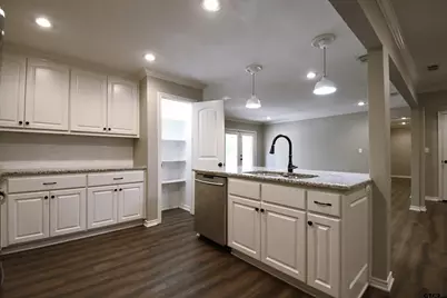 3323 Brooks Ln, Tyler, TX 75701 - Photo 9