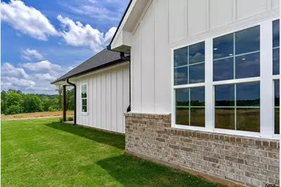 470 E Cupit Way, Gladewater, TX 75647 - Photo 47