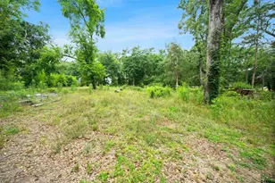 2425 Thompson Ln, Tyler, TX 75701 - Photo 3