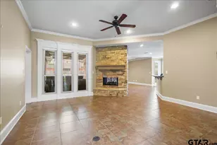 838 Carriage Dr, Tyler, TX 75703 - Photo 7