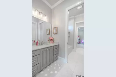 11056 Hidden Hollow Ln, Tyler, TX 75703 - Photo 19