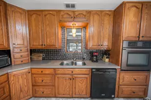 3016 S Cameron, Tyler, TX 75701 - Photo 11