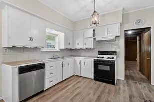 101 E College St, Big Sandy, TX 75755 - Photo 17