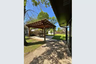 410 E 4th Street, Mount Pleasant, TX 75455 - Photo 23