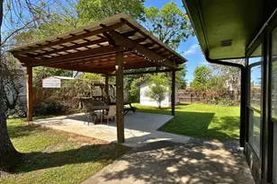 410 E 4th St, Mount Pleasant, TX 75455 - Photo 23