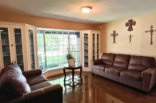 410 E 4th St, Mount Pleasant, TX 75455 - Photo 5