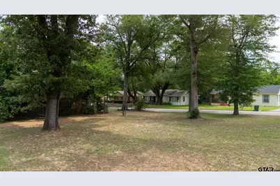 2121 S Sneed, Tyler, TX 75701 - Photo 3