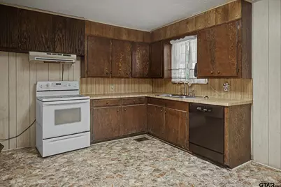 1085 Pyeatt Rd, Gladewater, TX 75647 - Photo 31