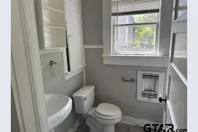 420 Dodge, Tyler, TX 75701 - Photo 9