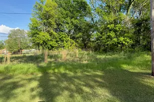412 Johnson Ave, Gladewater, TX 75647 - Photo 1