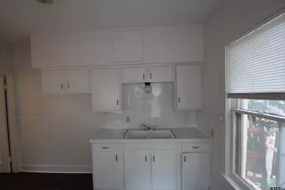 808 S Robertson Ave D, Tyler, TX 75702 - Photo 13