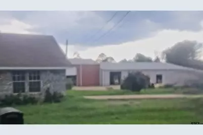 221 Locker Plant Rd, Gladewater, TX 75647 - Photo 5