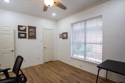 1914 Hollylake Cir, Tyler, TX 75703 - Photo 17