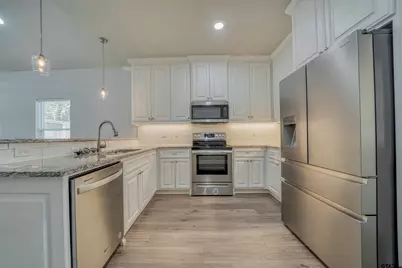 2006 W Oakwood St, Tyler, TX 75702 - Photo 11