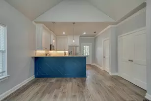 2006 W Oakwood St, Tyler, TX 75702 - Photo 9