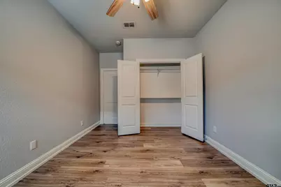 2006 W Oakwood St, Tyler, TX 75702 - Photo 5