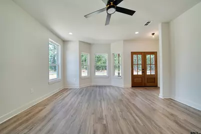 1219 Cherokee St, Longview, TX 75604 - Photo 9