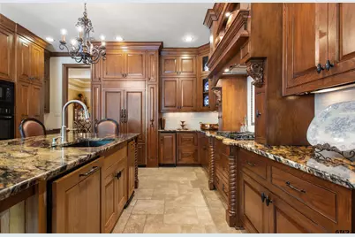 9301 Chisholm Trl, Tyler, TX 75703 - Photo 13