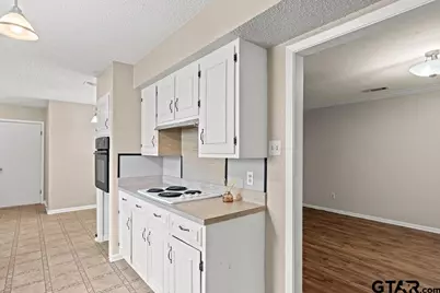 2802 Anita Ln, Tyler, TX 75703 - Photo 11