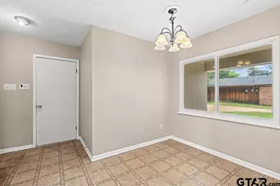 2802 Anita Ln, Tyler, TX 75703 - Photo 13