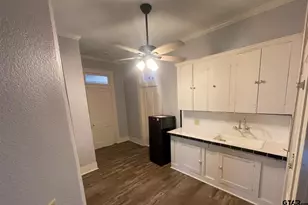 823 S Magnolia St, Palestine, TX 75801 - Photo 15
