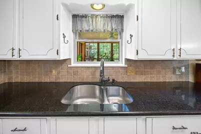 527 Pam, Tyler, TX 75703 - Photo 9