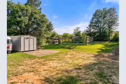 1075 Anderson Co Road 323, Palestine, TX 75803 - Photo 21