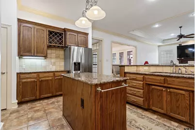 2318 Kingsmill Cir., Tyler, TX 75703 - Photo 17