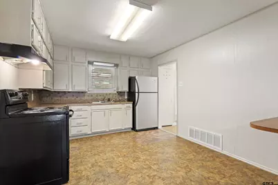 1709 S Baxter Ave, Tyler, TX 75701 - Photo 13