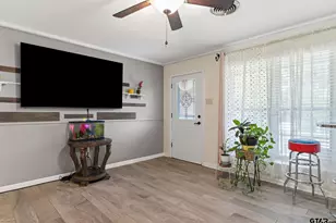 810 Caddo St, Marshall, TX 75672 - Photo 3