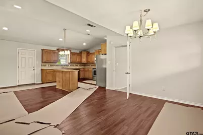 119 W Billy Daniels Parkway, Mount Pleasant, TX 75455 - Photo 3