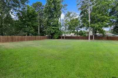 2404 Sugar Creek Circle, Longview, TX 75605 - Photo 37