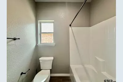 332 Kingdom Blvd, Lindale, TX 75771 - Photo 17