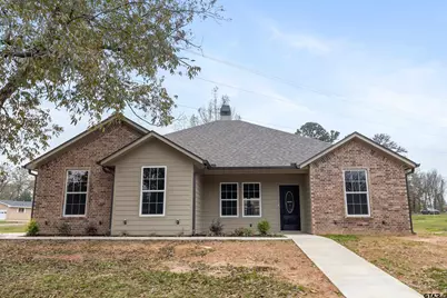 106 Royal St, Gilmer, TX 75645 - Photo 1