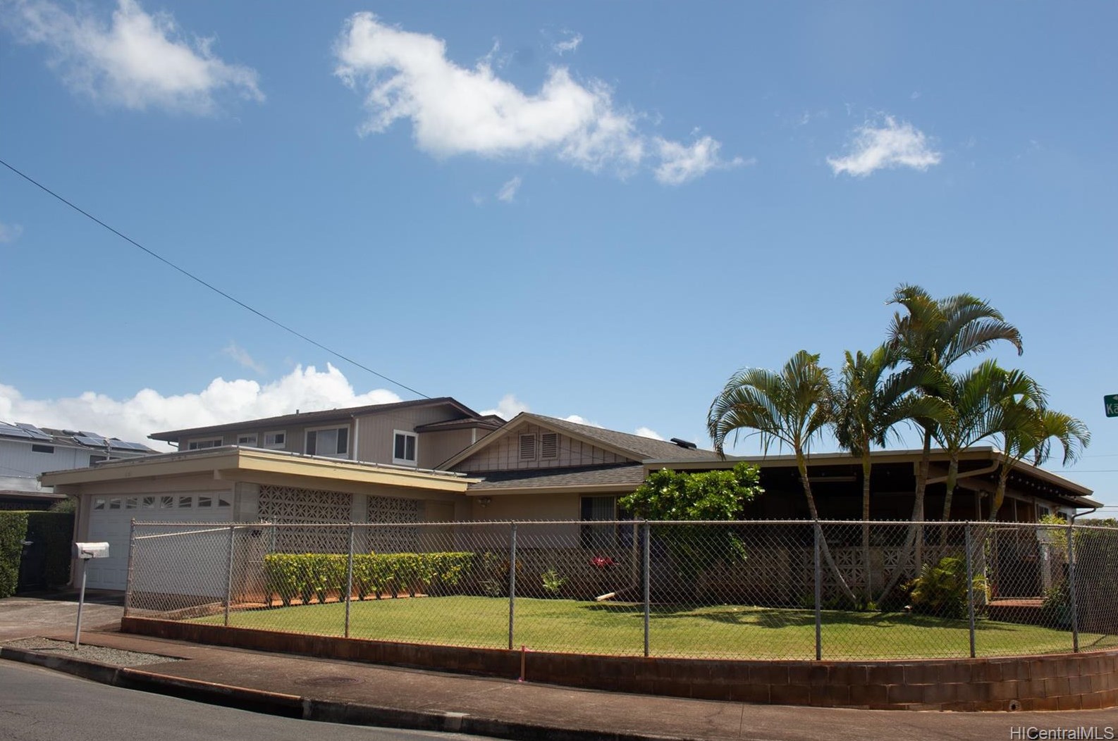 1312 Kaweloka St, Pearl City HI  96782-1939 exterior