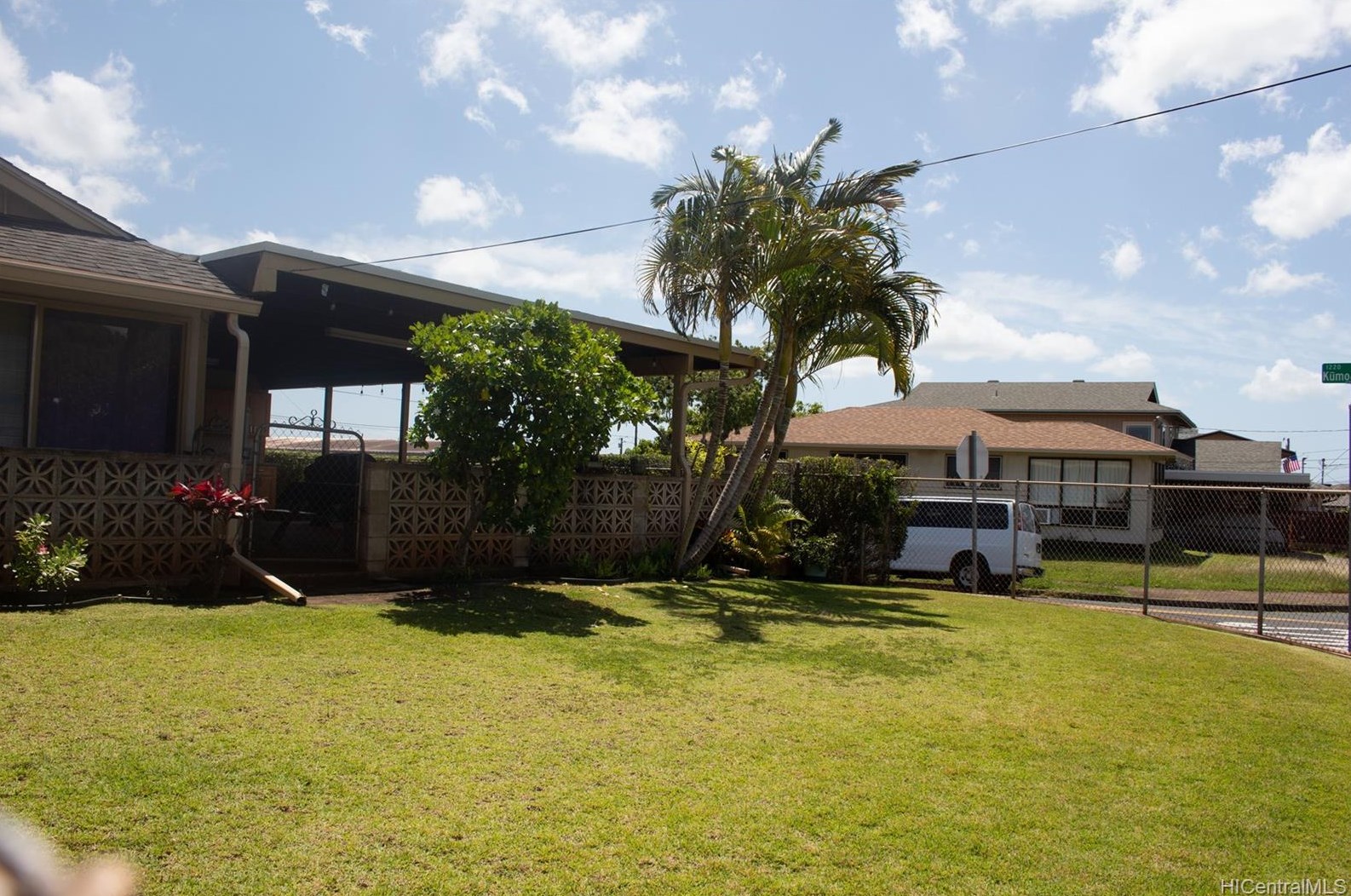 1312 Kaweloka St, Pearl City HI  96782-1939 exterior