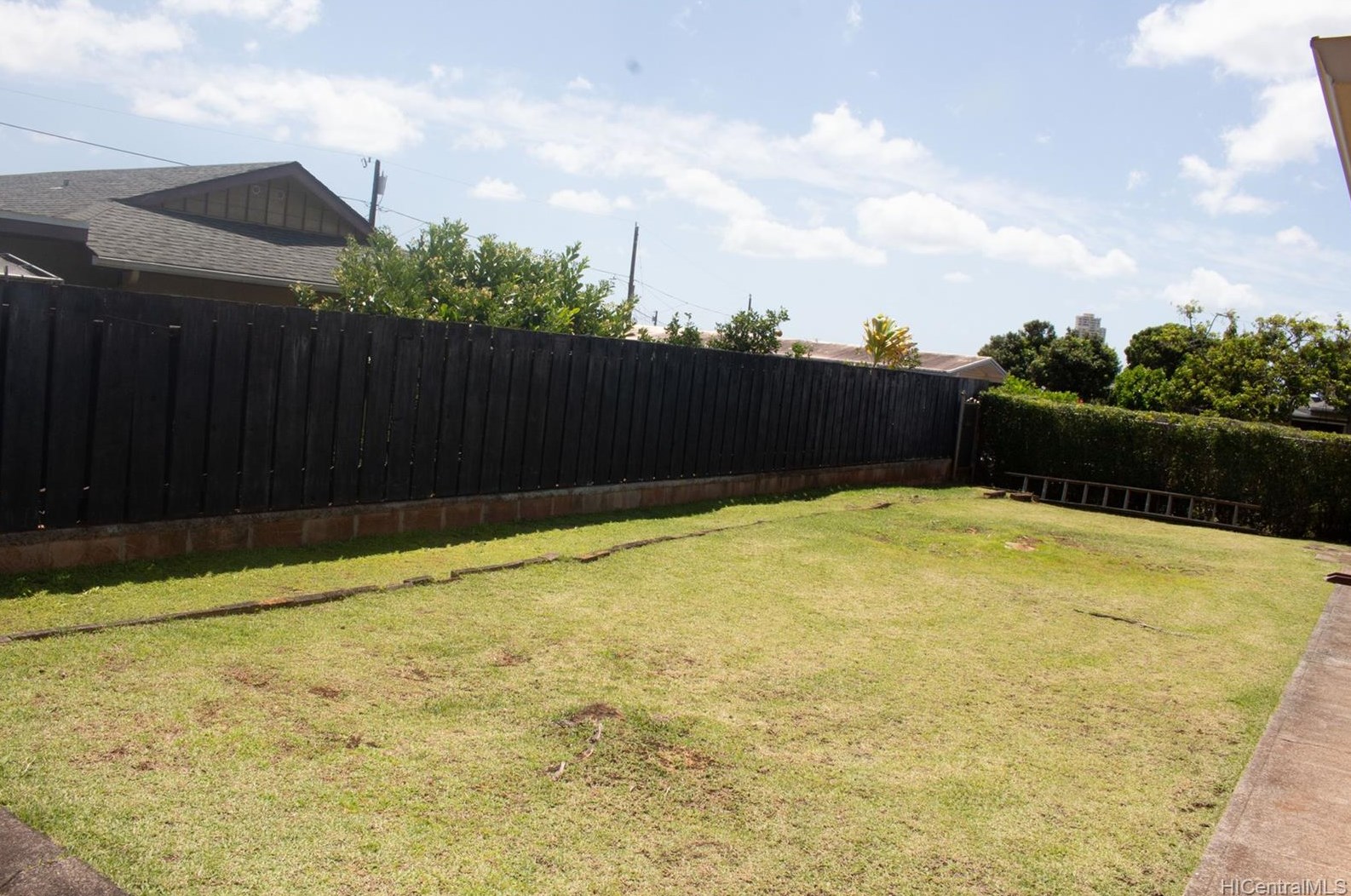 1312 Kaweloka St, Pearl City HI  96782-1939 exterior