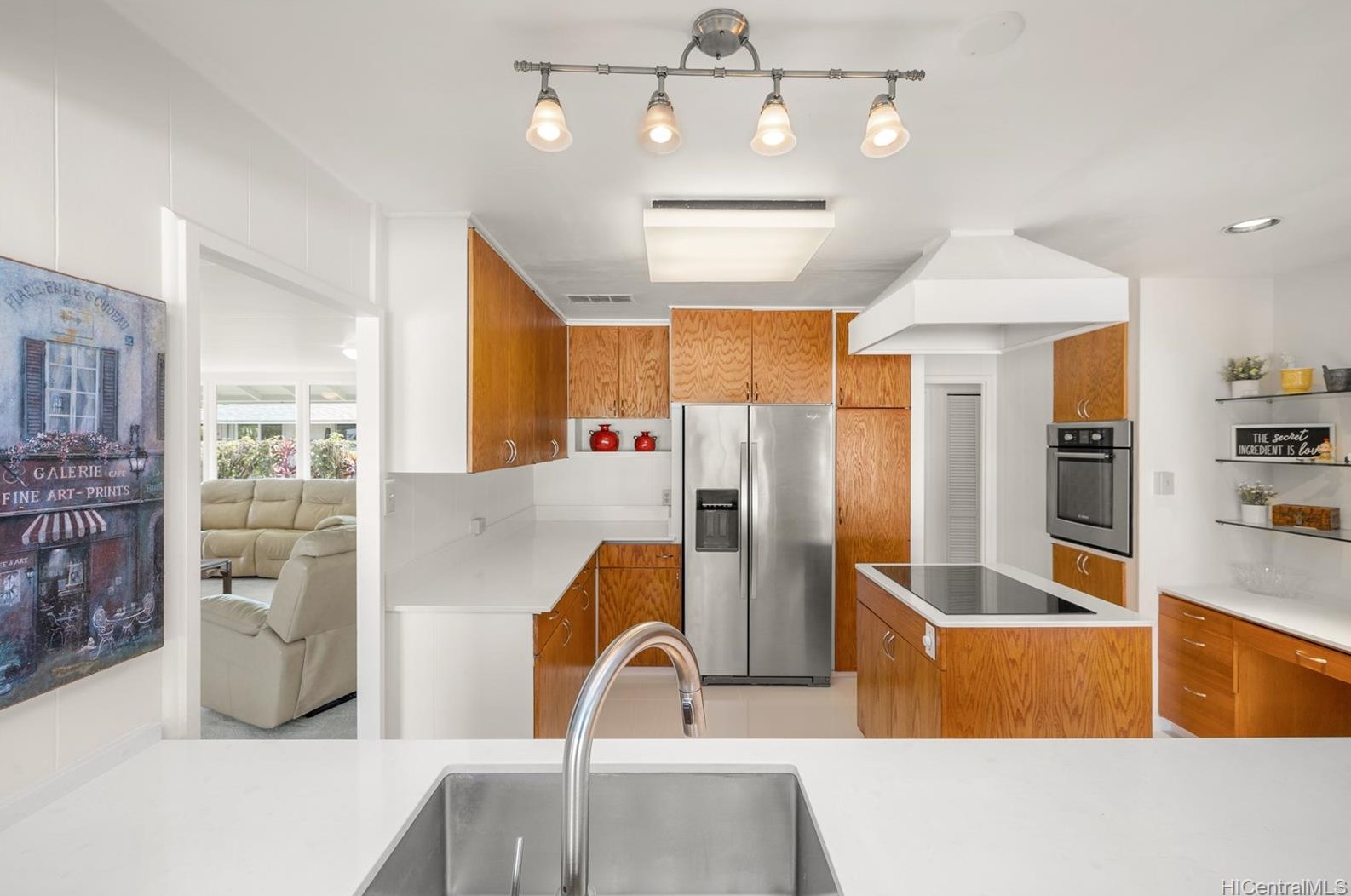 1203 Kainui Dr, Kailua HI  96734-1934 exterior