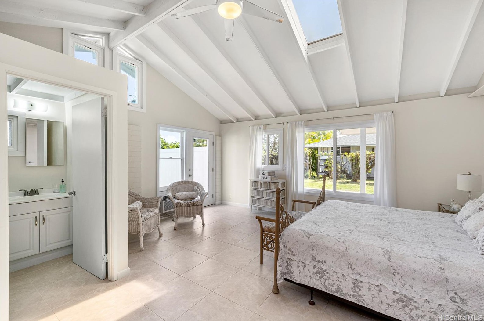 1203 Kainui Dr, Kailua HI  96734-1934 exterior