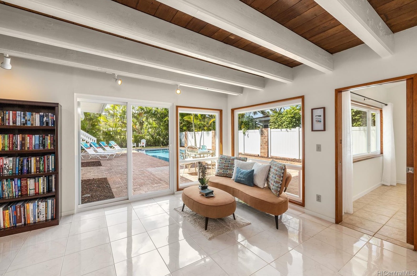 1203 Kainui Dr, Kailua HI  96734-1934 exterior