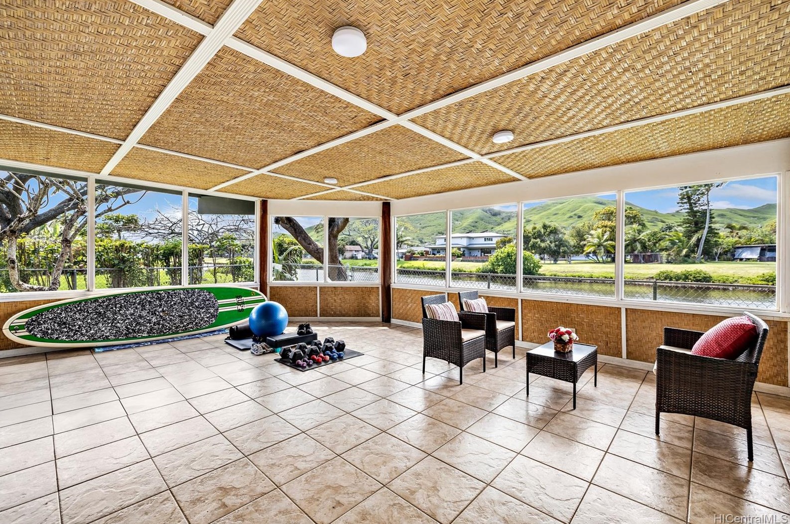 1203 Kainui Dr, Kailua HI  96734-1934 exterior