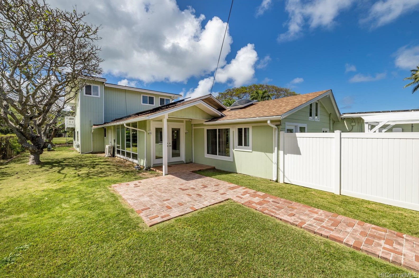 1203 Kainui Dr, Kailua HI  96734-1934 exterior