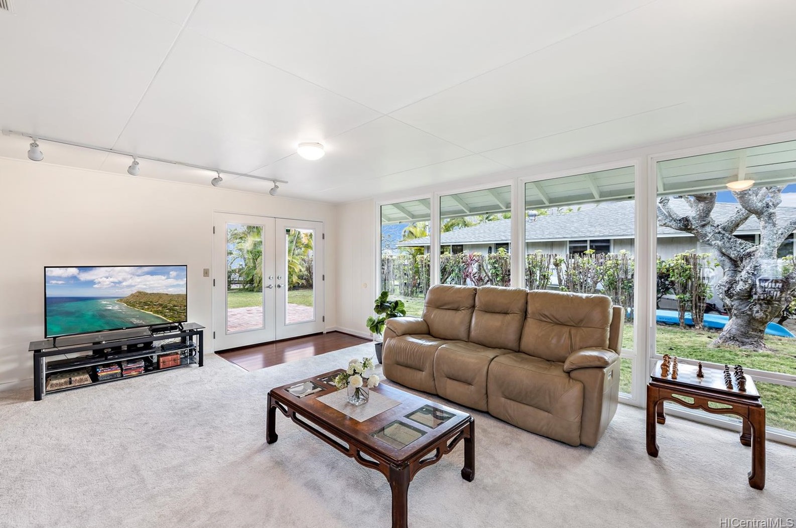 1203 Kainui Dr, Kailua HI  96734-1934 exterior