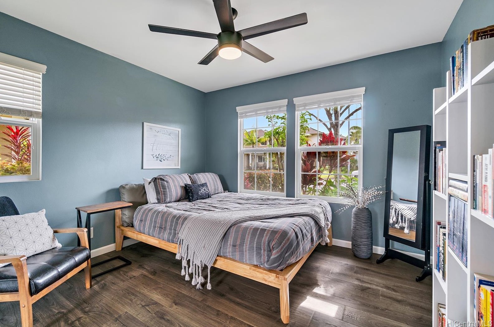91-1262 Kaileolea Dr, Ewa Beach HI  96706-5033 exterior