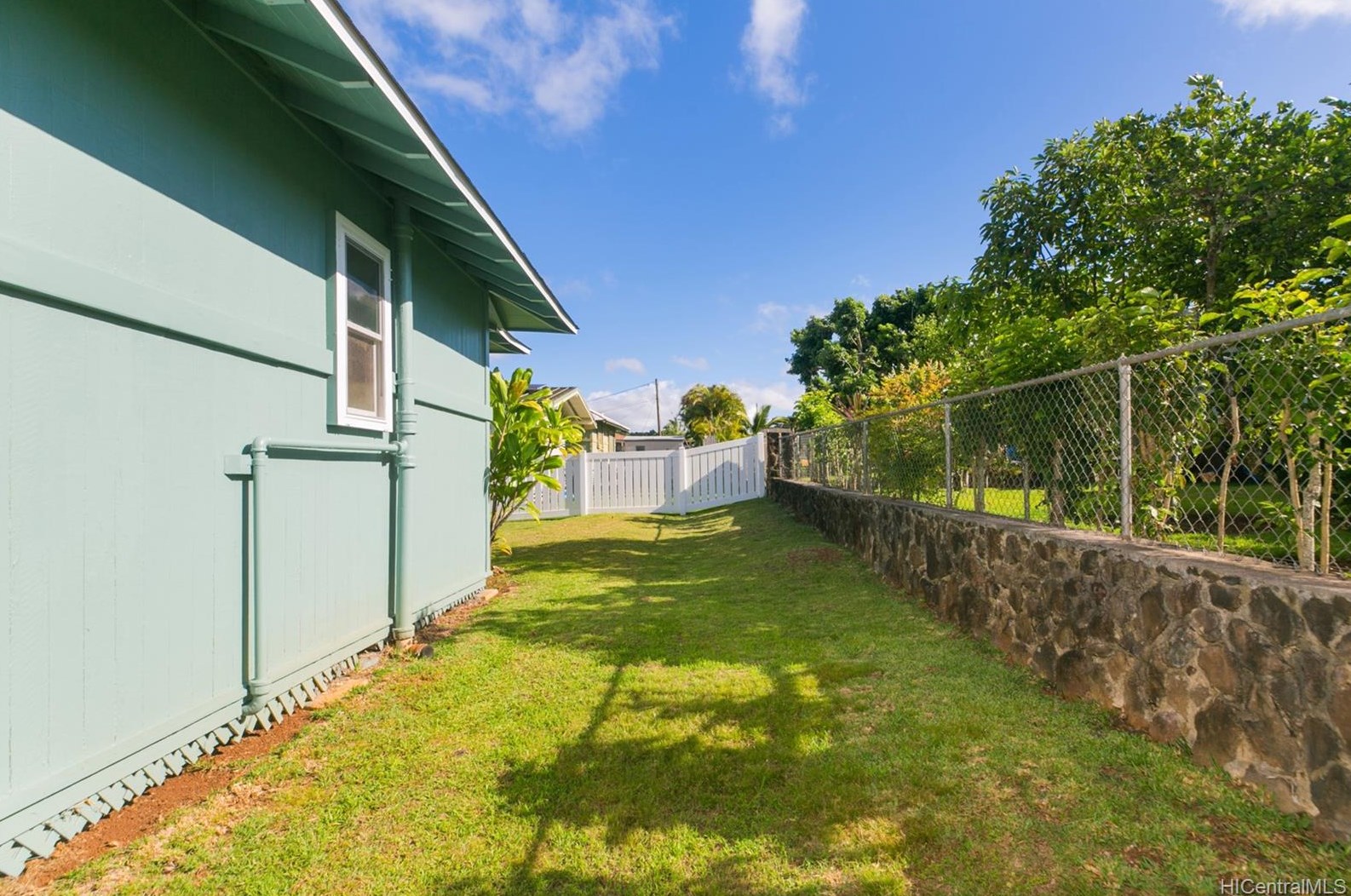 1396 Loko Dr, Wahiawa HI  96786-2352 exterior