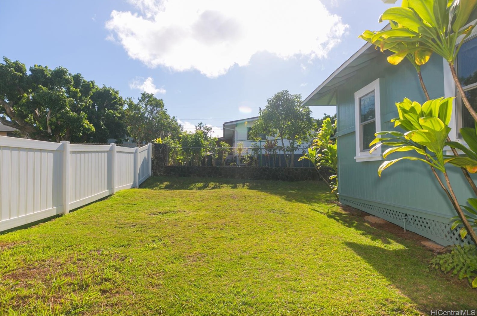 1396 Loko Dr, Wahiawa HI  96786-2352 exterior