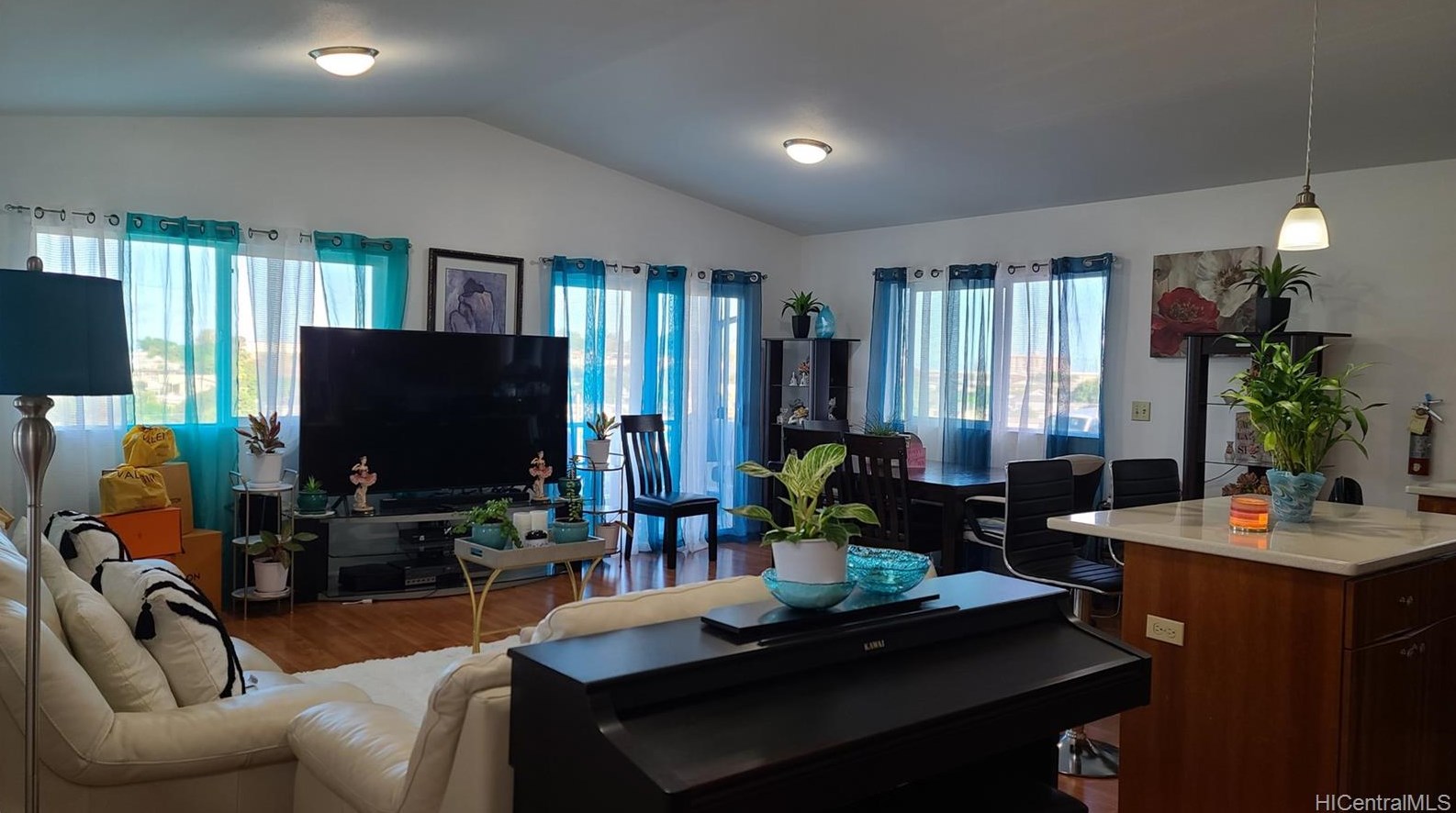 94-520 Koaleo St, Waipahu HI  96797 exterior